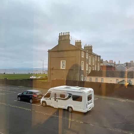 Holiday Apartment Ardrossan Bagian luar foto