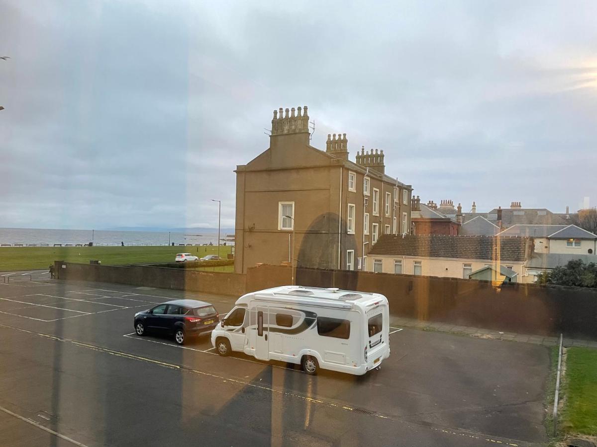 Holiday Apartment Ardrossan Bagian luar foto